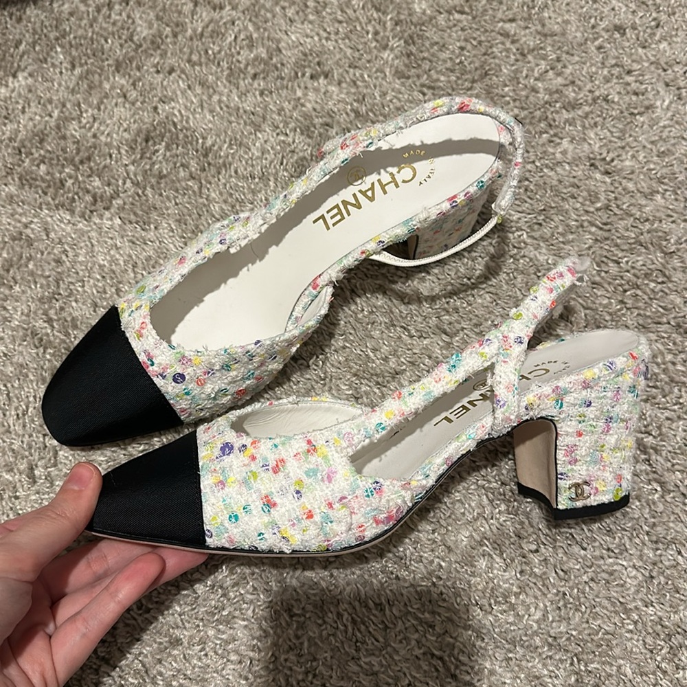 Extremely rare Chanel’s. Brand new. Size 39 ❤️